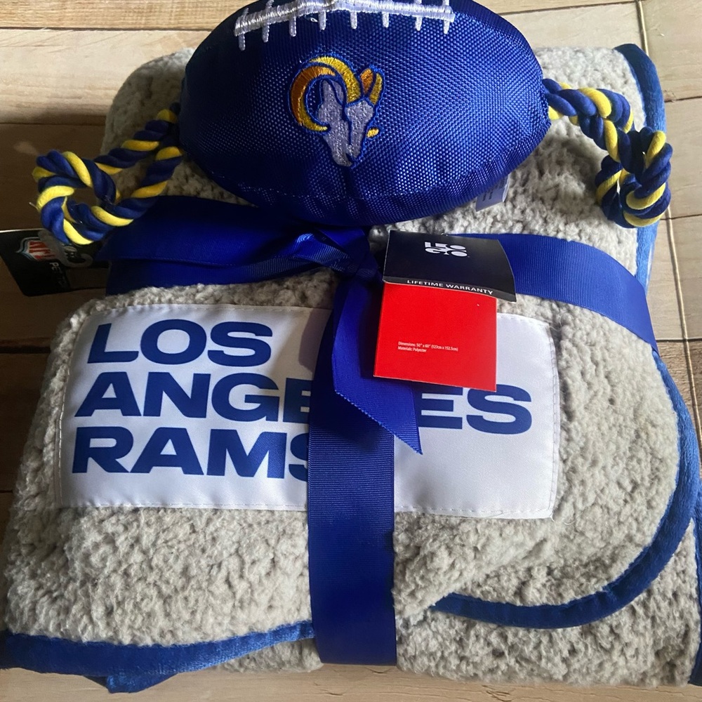 Rams Sherpa throw